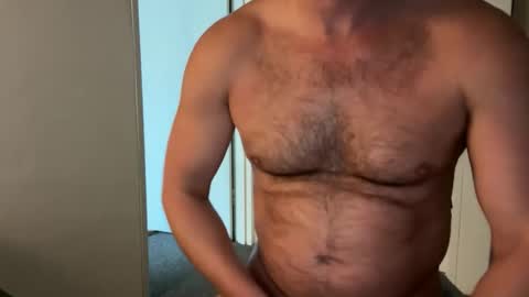 naked_dude25 online show from 12.04.25