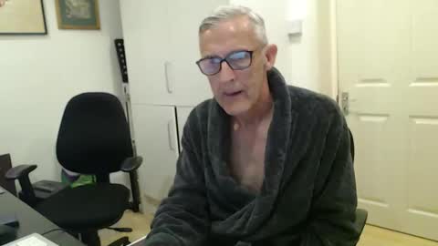 Snapshot of nakedcarpenteruk chatting on 05.01.26 nakedcarpenteruk online show from 05.01.26
