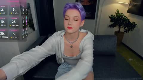 Snapshot of nakishacroshaw chatting on 09.24.25 Kate online show from 09.24.25