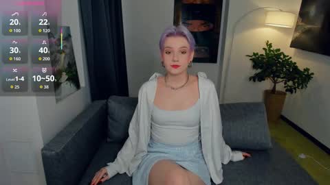 Snapshot of nakishacroshaw chatting on 09.28.25 Kate online show from 09.28.25