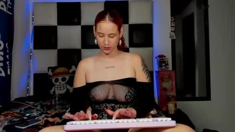 Snapshot of nami_curls chatting on 02.27.26 Nami online show from 02.27.26