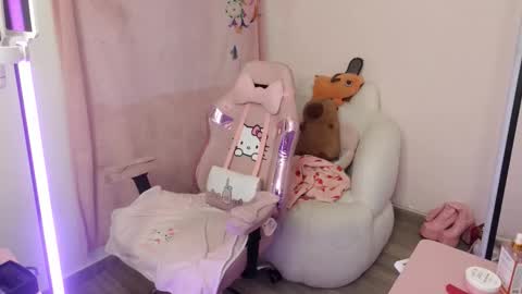 nami_usagi online show from 11.13.25