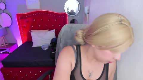 namiko_park online show from 02.11.25