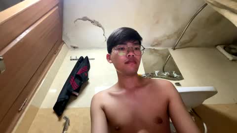 Snapshot of namni chatting on 12.30.24 Namni online show from 12.30.24