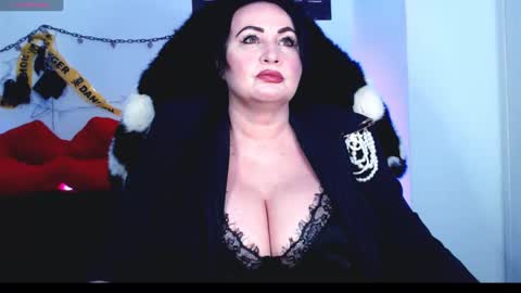 NanaLaGloss online show from 01.14.25