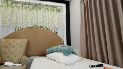 Nana Sakura online show from 12.12.24