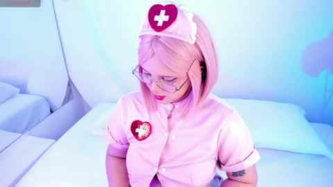 Snapshot of nanaosaky chatting on 10.09.25 NanaOsaky online show from 10.09.25