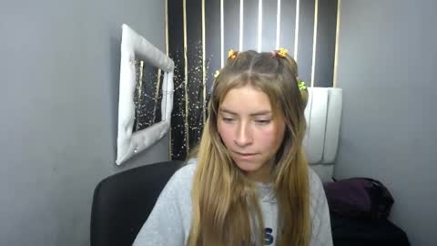 Snapshot of nancy_blonde chatting on 04.25.26 nancy blonde online show from 04.25.26