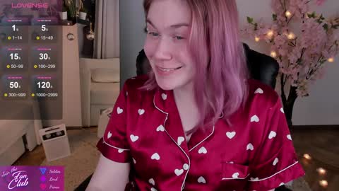 Snapshot of nancy_sun_ chatting on 01.12.25 Nancy online show from 01.12.25