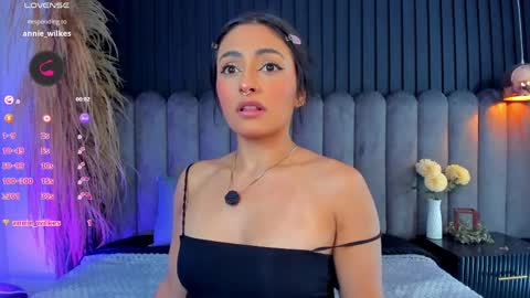 Snapshot of nanda_vixen_ chatting on 04.11.26 Nanda online show from 04.11.26