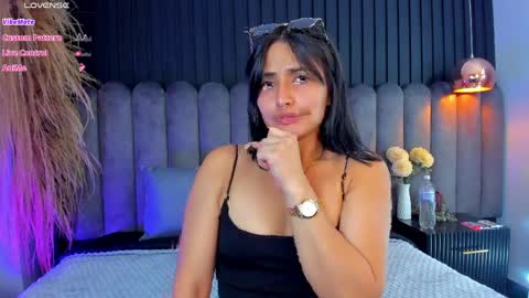 Snapshot of nanda_vixen_ chatting on 04.12.26 Nanda online show from 04.12.26