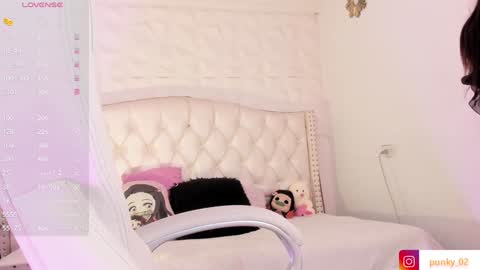 Snapshot of nanit_l chatting on 02.08.25 anna online show from 02.08.25