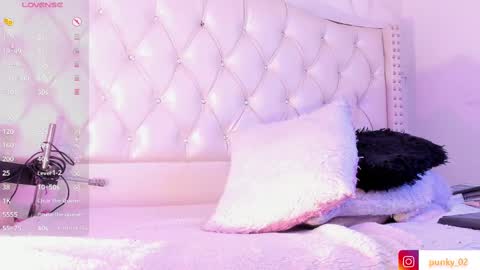 Snapshot of nanit_l chatting on 02.16.25 anna online show from 02.16.25