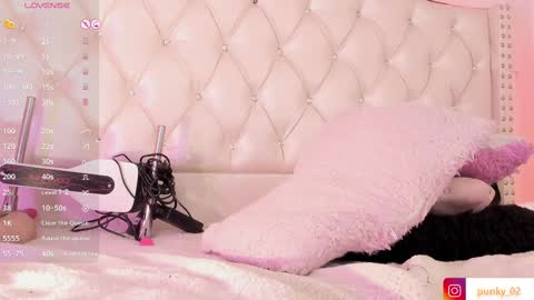 Snapshot of nanit_l chatting on 02.25.25 anna online show from 02.25.25