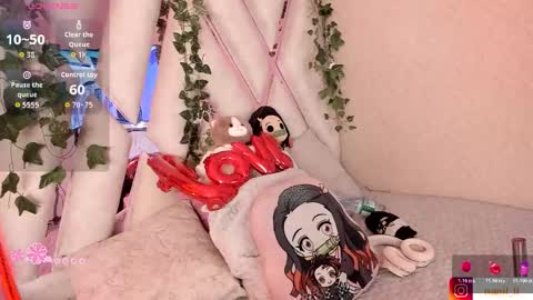 Snapshot of nanit_l chatting on 11.25.25 anna online show from 11.25.25