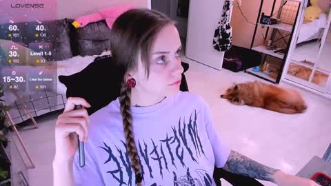 Monday-Friday 12-4 AM and 6-9 AM New York time online show from 01.06.25