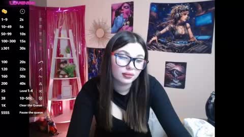 Naomy online show from 12.19.24