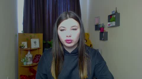 Naomy online show from 01.04.25