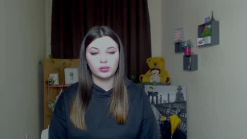 Naomy online show from 01.04.25