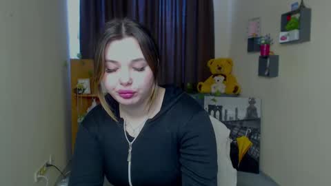 Naomy online show from 01.05.25