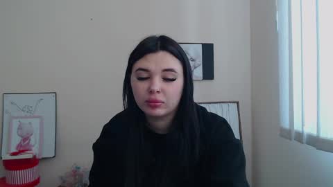 Naomy online show from 02.04.25