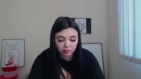 Naomy online show from 02.04.25