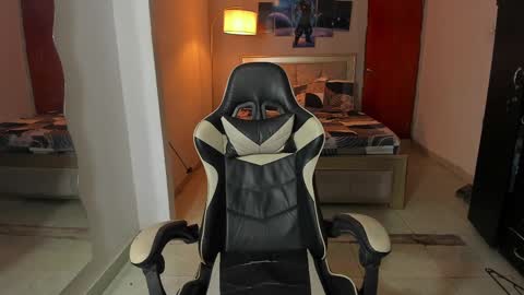 Snapshot of naomi_berckley chatting on 02.13.25 naomi_berckley online show from 02.13.25