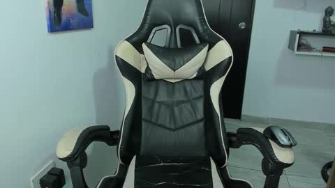 Snapshot of naomi_berckley chatting on 09.25.25 naomi_berckley online show from 09.25.25