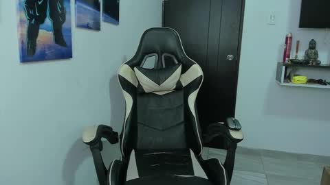 Snapshot of naomi_berckley chatting on 10.15.25 naomi_berckley online show from 10.15.25