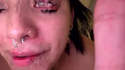 Snapshot of naomi_berckley chatting on 10.17.25 naomi_berckley online show from 10.17.25