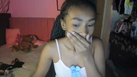 Snapshot of naomii1020 chatting on 01.12.25 Naomii online show from 01.12.25