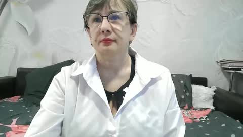 Snapshot of naomimolligan chatting on 05.04.26 naomimolligan online show from 05.04.26