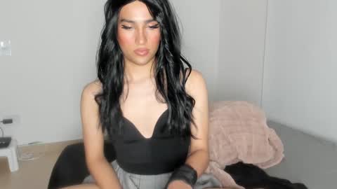 Naomi Moore online show from 01.14.25