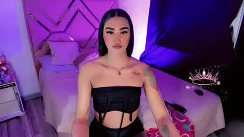 Snapshot of naomisaenz01 chatting on 07.28.26 naomisaenz01 online show from 07.28.26