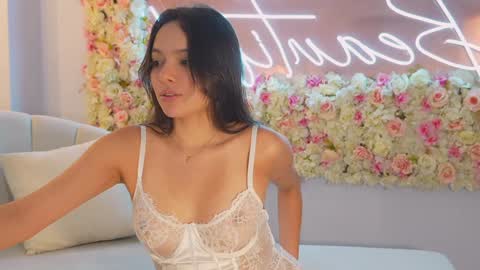 Snapshot of naomisainz chatting on 01.22.25 Naomi online show from 01.22.25