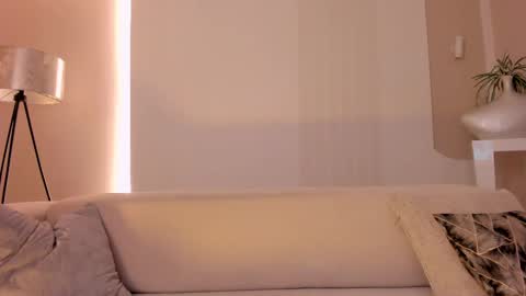 Snapshot of naomisainz chatting on 02.09.25 Naomi online show from 02.09.25