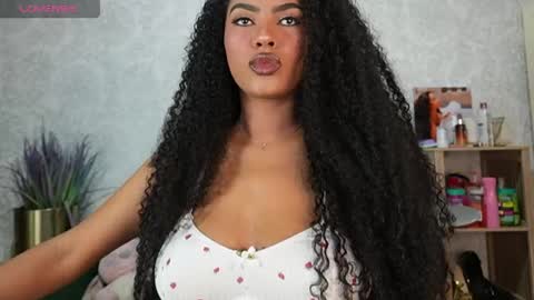 Snapshot of naomixjones1 chatting on 04.12.26 Naomi online show from 04.12.26