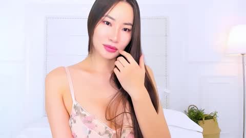 Naomi online show from 12.04.25