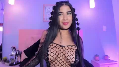 Snapshot of naomy_gyal_ chatting on 06.26.26 Naomy online show from 06.26.26