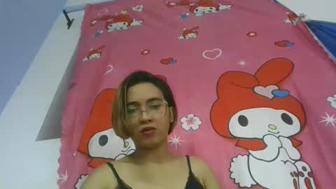 Snapshot of narindra884634 chatting on 05.15.26 narindra884634 online show from 05.15.26