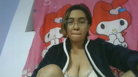 Snapshot of narindra884634 chatting on 05.27.26 narindra884634 online show from 05.27.26