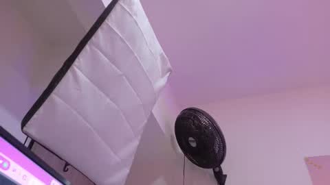 Snapshot of nascary_fox chatting on 11.30.25 Nascary Fox online show from 11.30.25