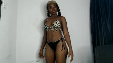 Snapshot of nasty_juicy22 chatting on 06.25.26 adie online show from 06.25.26