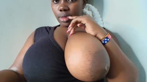 Snapshot of nasty_nohelah chatting on 12.19.25 chimummy online show from 12.19.25