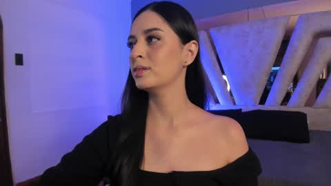 Snapshot of natachadiaz1 chatting on 04.30.26 Natacha online show from 04.30.26