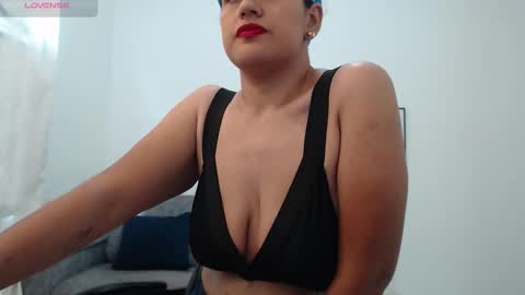 Snapshot of natalia_curvy1 chatting on 01.08.26 Nathalia online show from 01.08.26