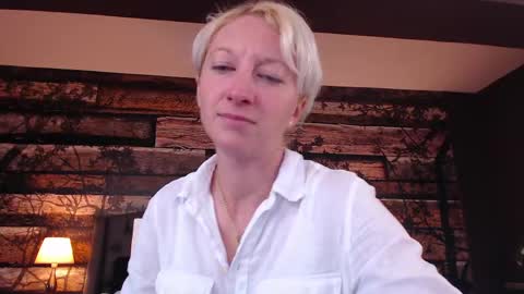 Snapshot of natalie_bitton chatting on 05.22.26 Natalie online show from 05.22.26