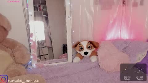 Snapshot of natalie_jaensen chatting on 11.29.25 online show from 11.29.25