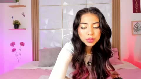 Snapshot of natalie_jaensen chatting on 04.16.26 online show from 04.16.26