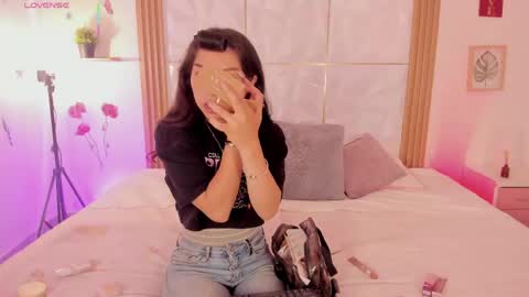 Snapshot of natalie_jaensen chatting on 05.28.26 online show from 05.28.26